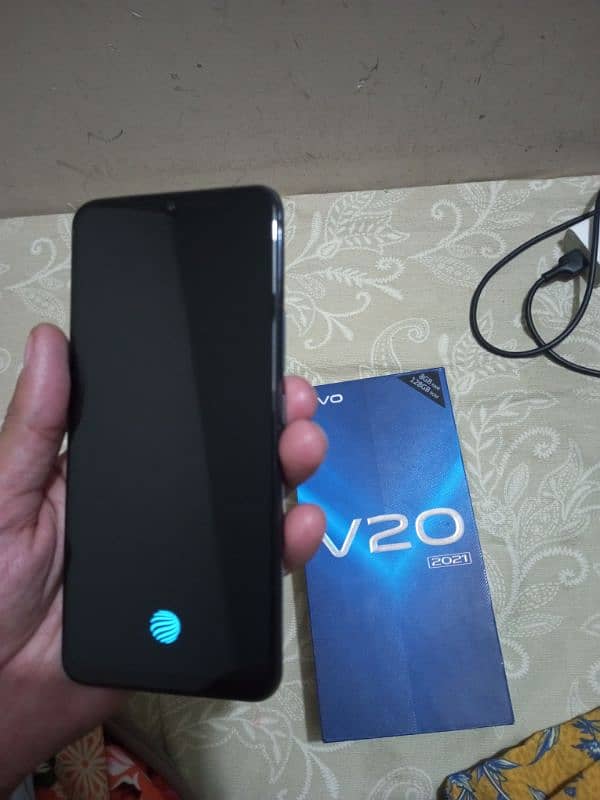 Vivo V20 8/128 with Box 11