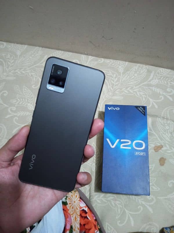 Vivo V20 8/128 with Box 13