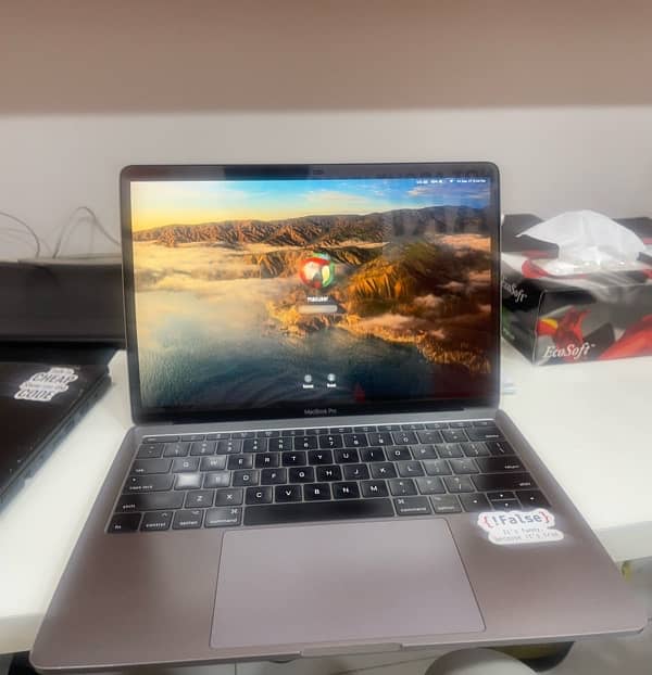 MacBook Pro 2017 13”  16gb 256 gb non Touch Bar 1