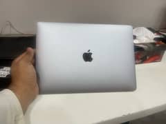 MacBook Pro 2017 13”  16gb 256 gb non Touch Bar