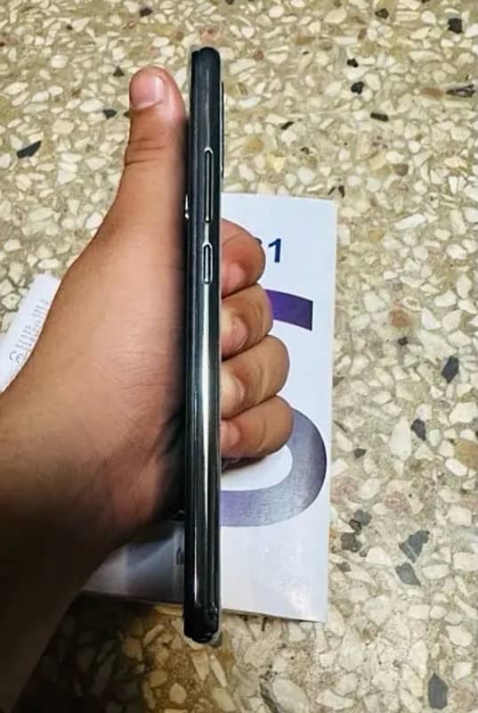 Vivo S1 8/256 With Box & Charger 4