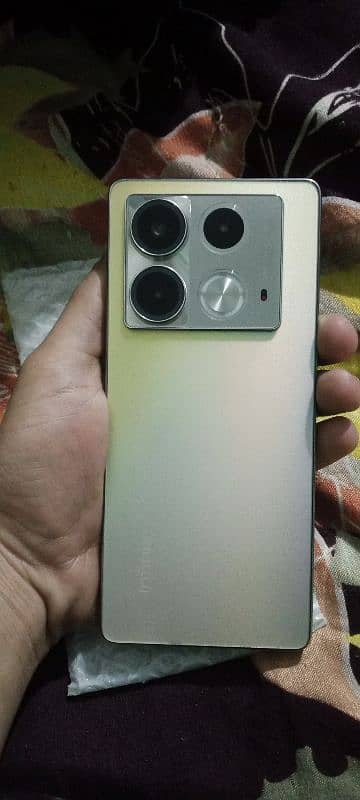 Infinix Note 40 titan gold8 256 2