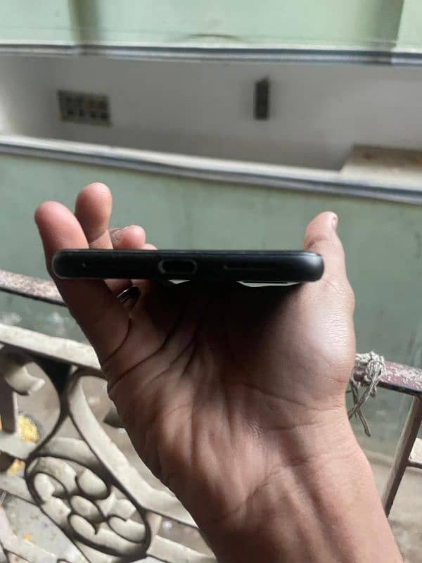 GOOGLE PIXEL 4XL 6/64 Locked 4