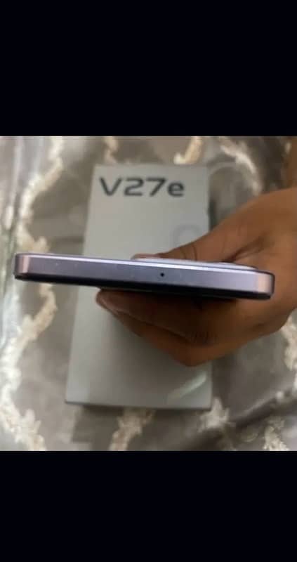 Vivo V27 e 3