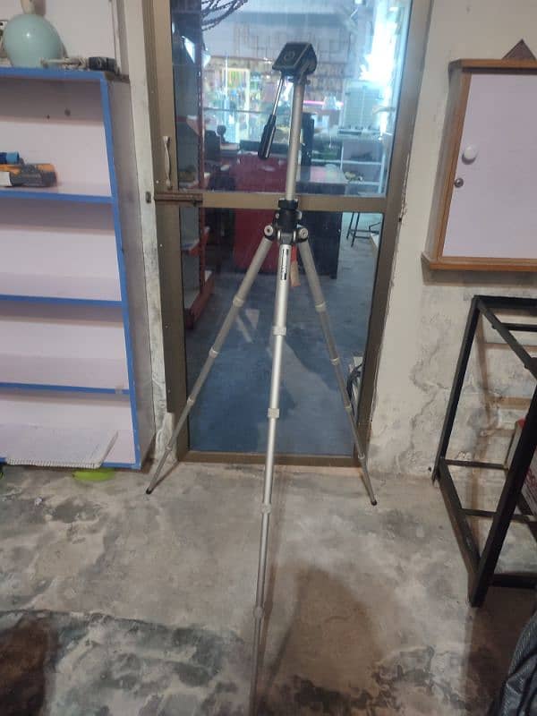 imported tripod stand 2