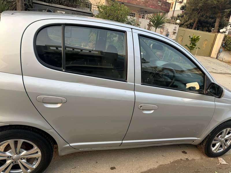 Toyota Vitz 2003 7