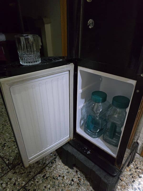 Homage Water Dispenser with fridge 5