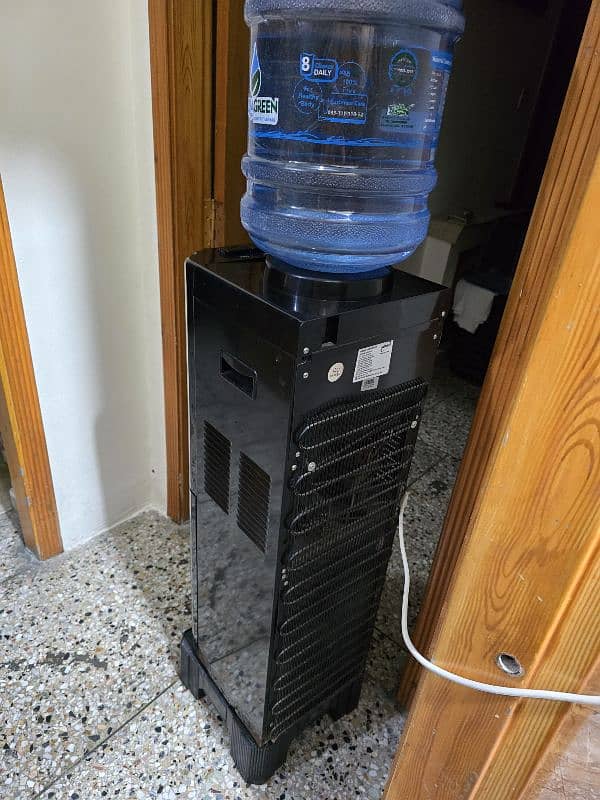 Homage Water Dispenser with fridge 6