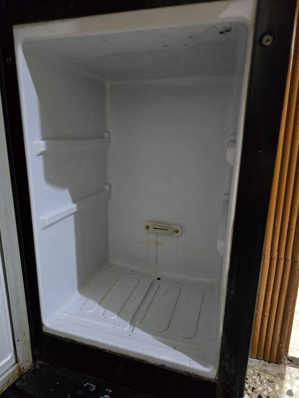 Homage Water Dispenser with fridge 7