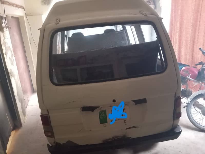 Suzuki Carry Bolan, 2005 Model, White, Carry Daba, Price Negotiable 1