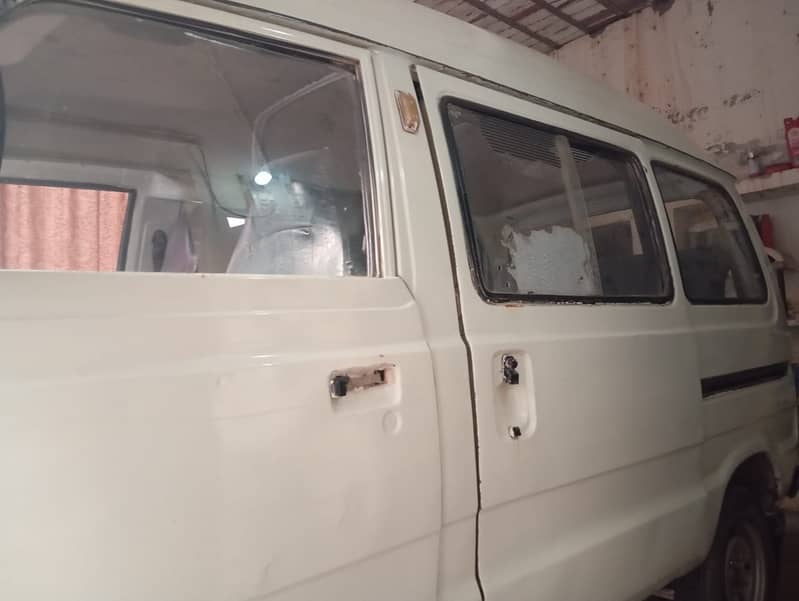 Suzuki Carry Bolan, 2005 Model, White, Carry Daba, Price Negotiable 2