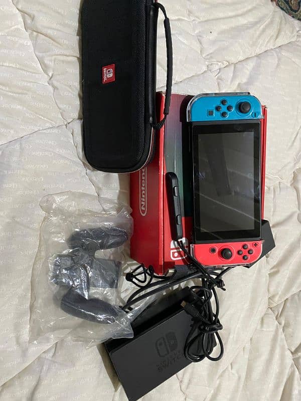 Nintendo switch complete Set with all accessories 4