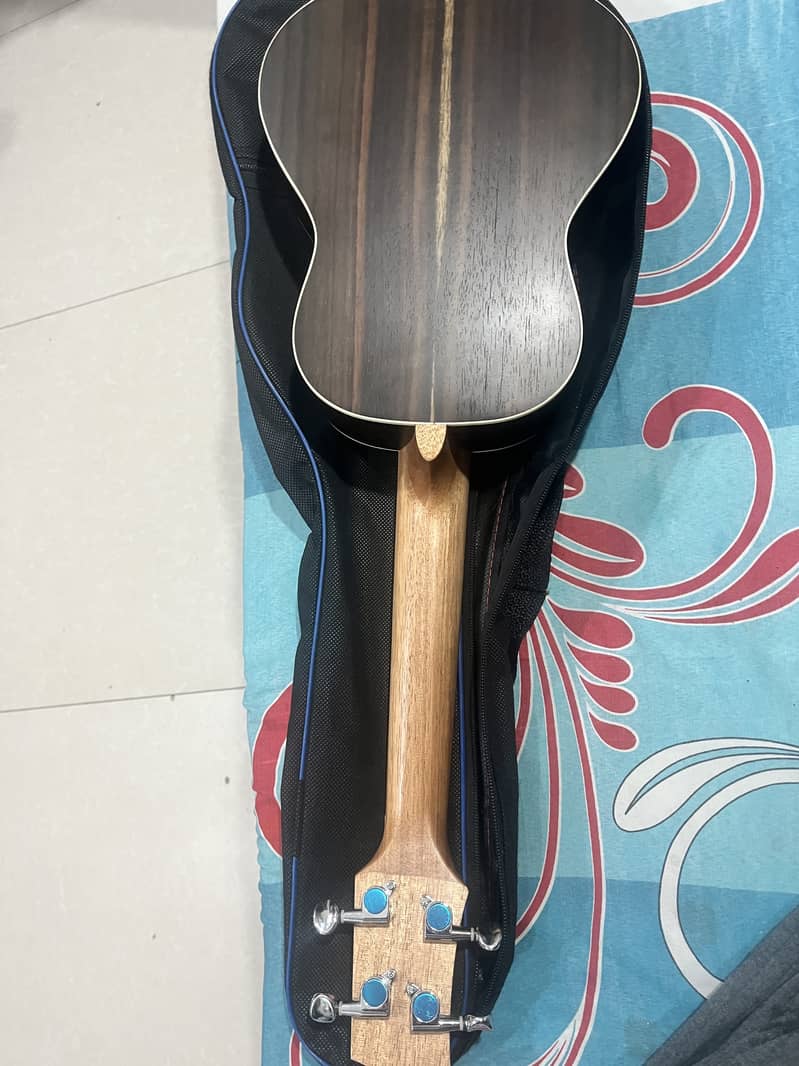 Egmond brand ukulele 3