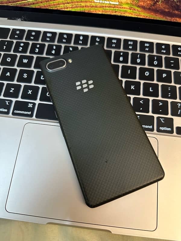 Blackberry Key 2 LE 1