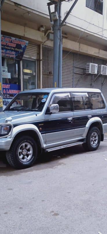 Mitsubishi Pajero 1995 3