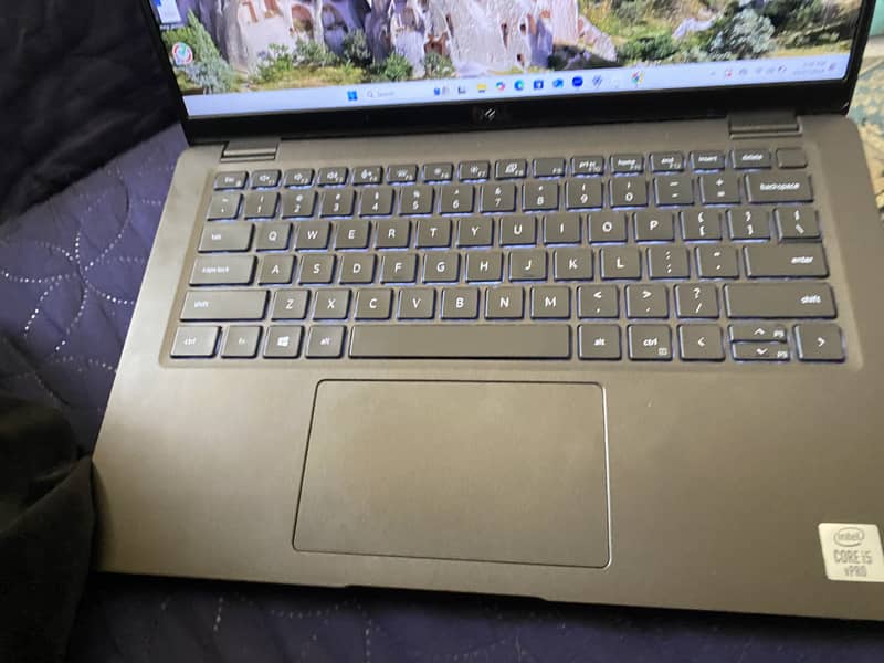 Core i5 10th Generation  touch and type 5