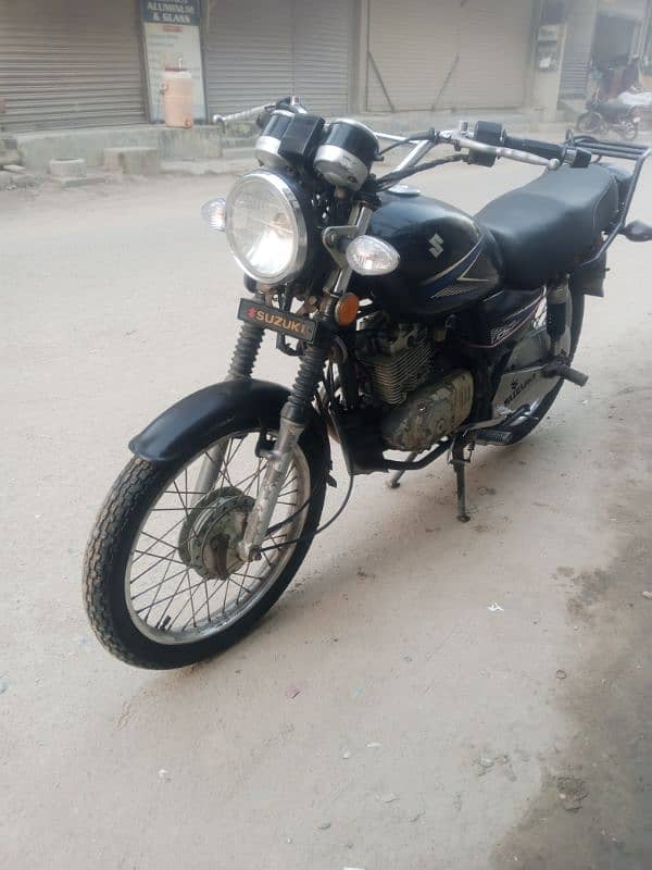 Suzuki GS 150 cc black. 1