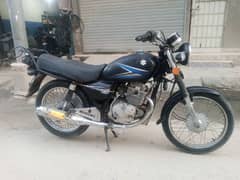 Suzuki GS 150 cc black.