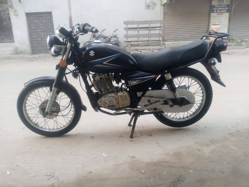 Suzuki GS 150 cc black. 10