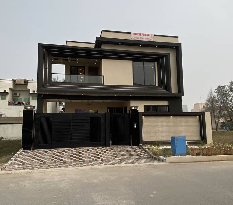 10 Marla Ultra Modern Quality House For Sale in C Block 60' Foot Road. 3