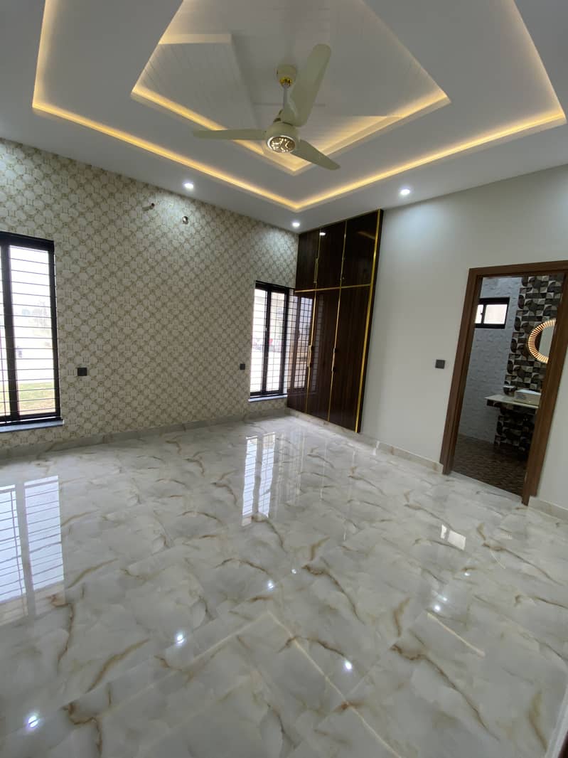 10 Marla Ultra Modern Quality House For Sale in C Block 60' Foot Road. 20