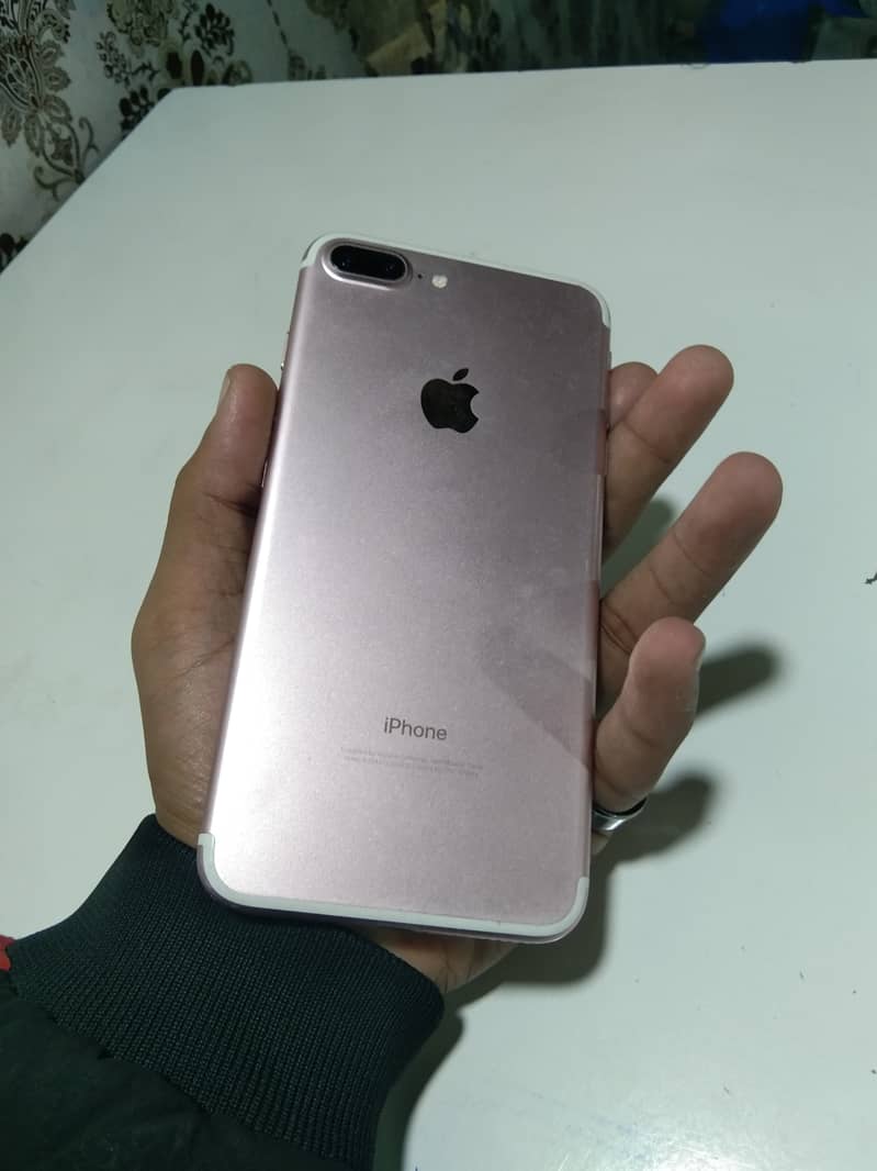 Apple iPhone 7 Plus 5