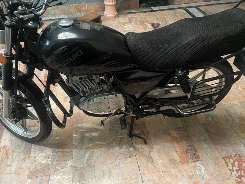 Suzuki GS 150SE 2021 3