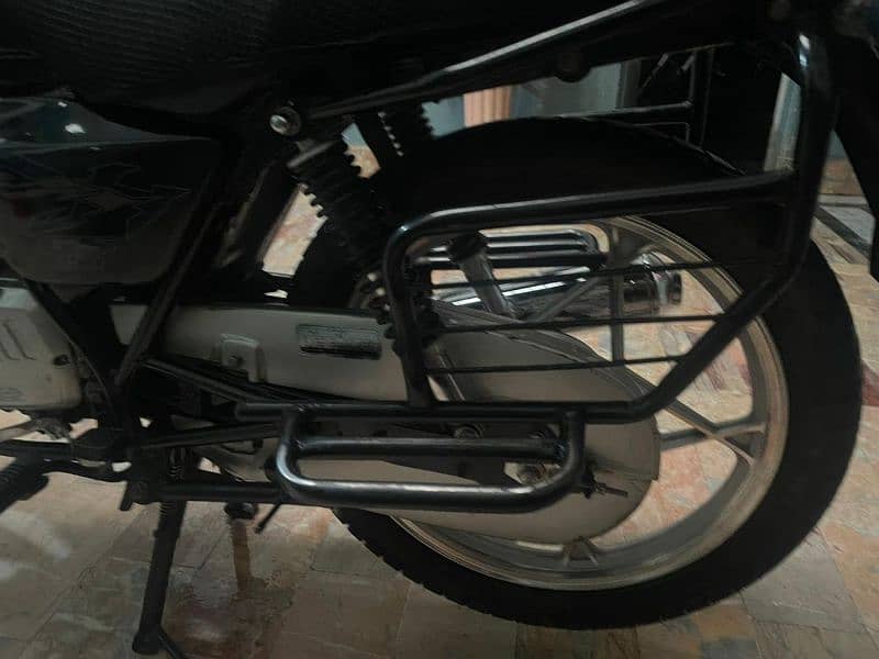 Suzuki GS 150SE 2021 4