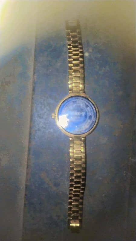 urgent sale ladies watch max y japan movt  wrist golden watch 2