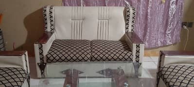 7 seater sofa set with center table. (urgent sale. )