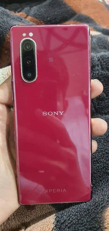 Sony  XPERIA 5 0