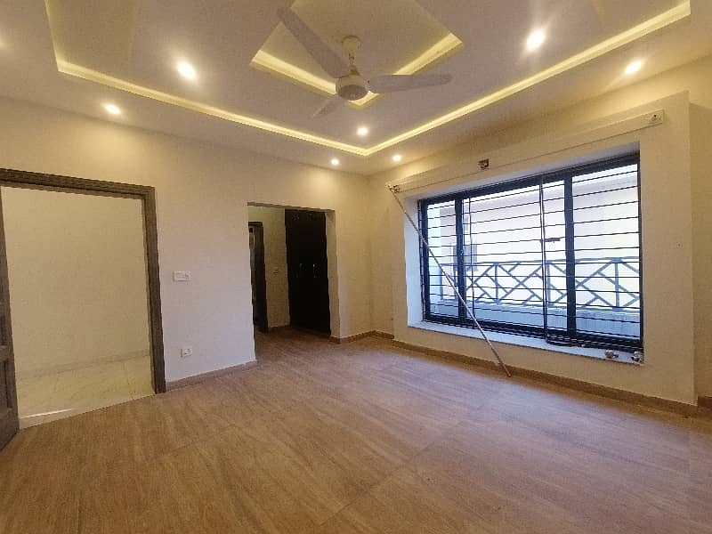 The Spacious House Triple Story Basement Luxury Interior House 6 Bedroom Available For Sale At Investor Rate In Sector F8-1 Bahria Town Phase 8 Rawalpindi 12