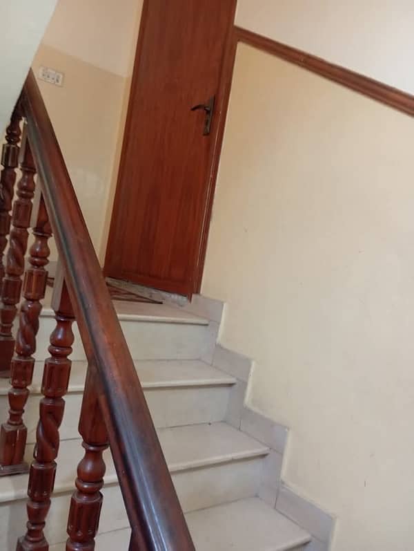 upper portion for rent in Faisal town 4