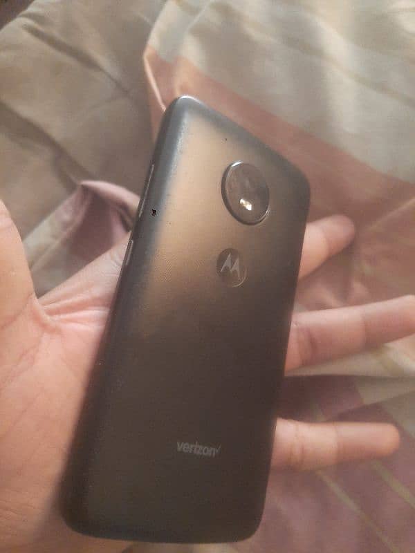 Moto e4 1