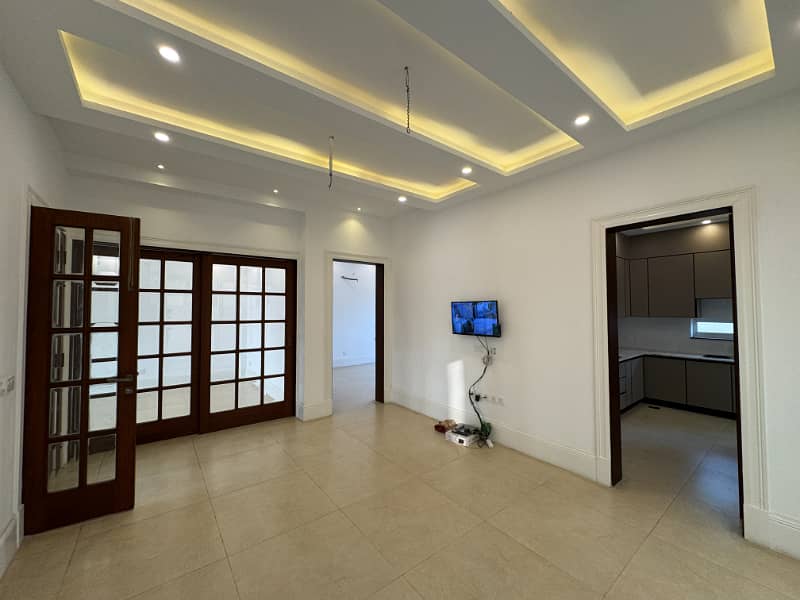 Luxury Modern Design House for Sale | 10 Marla on 80 Feet Road, Citi Housing Gujranwala Near Brands 5