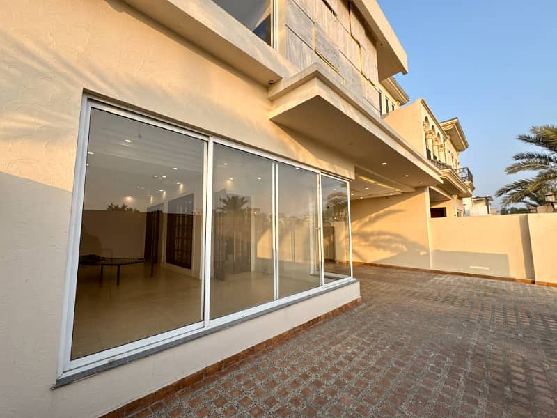 Luxury Modern Design House for Sale | 10 Marla on 80 Feet Road, Citi Housing Gujranwala Near Brands 25