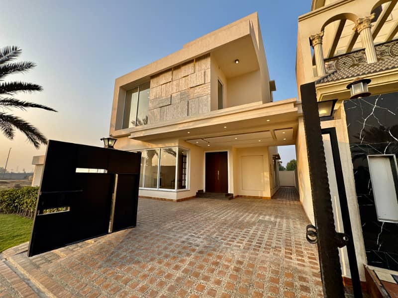 Luxury Modern Design House for Sale | 10 Marla on 80 Feet Road, Citi Housing Gujranwala Near Brands 26