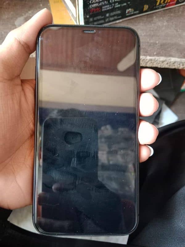 iphone 11 64gb good condition batry halth 84 2