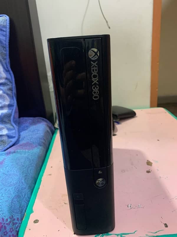 xbox 360e 500gb 130 games 2