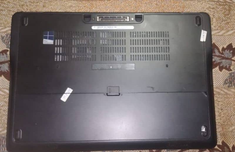 Dell laptop urgent sale core i 7 5th generation 6