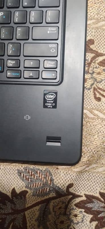 Dell laptop urgent sale core i 7 5th generation 7