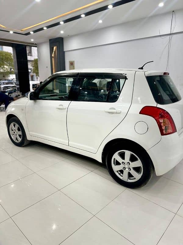 Suzuki Swift 2018 AUTOMATIC 5