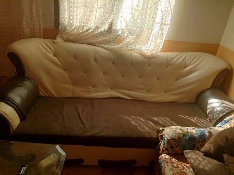 3 seater sofa 0