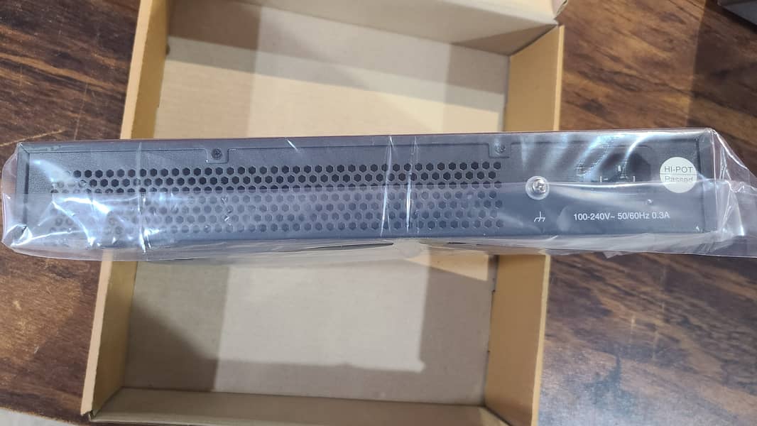 Tplink 16 Port TL-SG1016D Gigabit Desktop/Rackmount Switch (With Box) 11