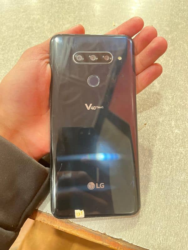 LGV40(best gaming,camera) 1