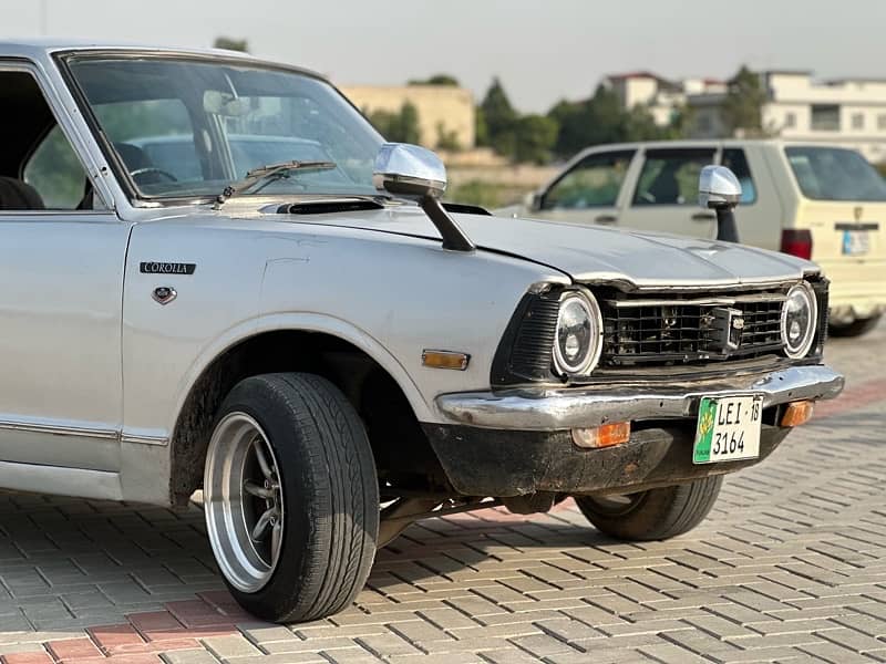 Toyota Corolla 1973 4