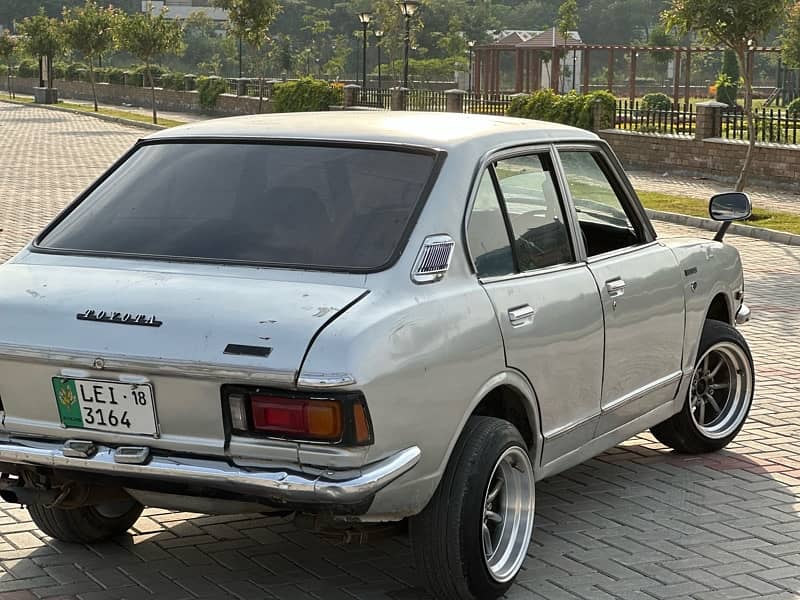 Toyota Corolla 1973 14