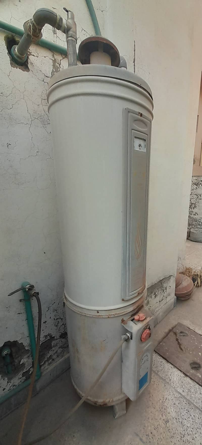 35 Gallon, Gas Geyser For Sale 0