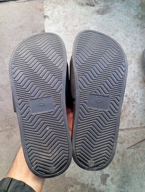 Vanns - D1 - Slides - Black original (imported) 1