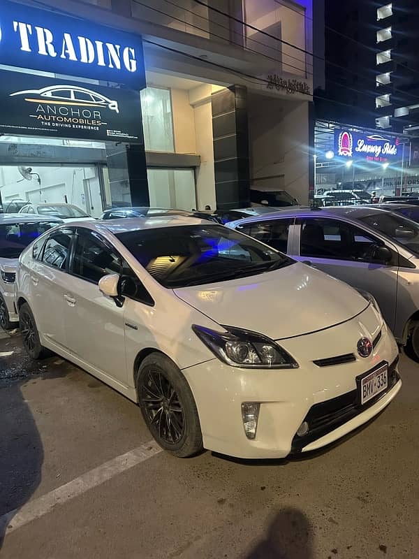 Toyota Prius 2014 1